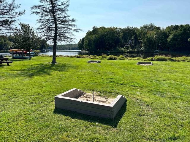 The Island Pavilion also has horseshoe, bocce, shuffleboard, and tennis courts