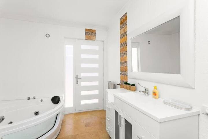 Mandurah<>Balcony<>Oceanview<>Backyard<>BBQ