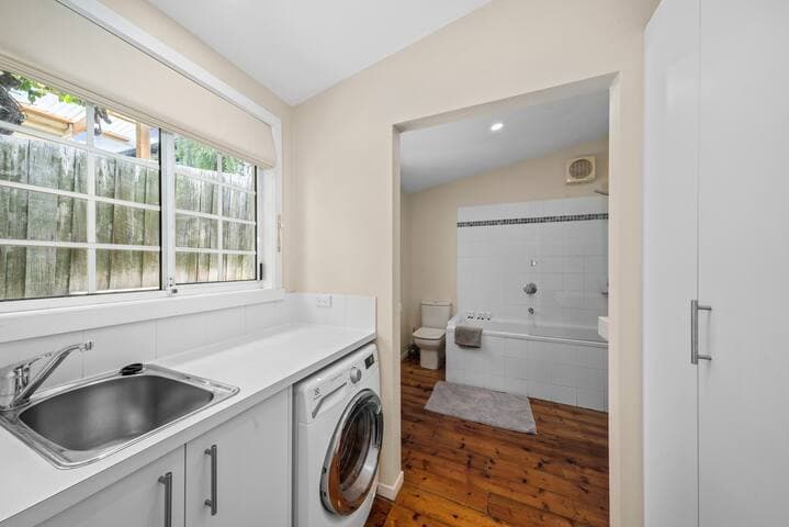 Best of Old and New - Hobart