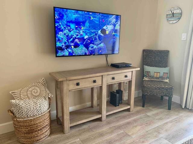 Brand new 50” Samsung UHD Smart TV to enjoy the game or check the weather before heading out for the day!