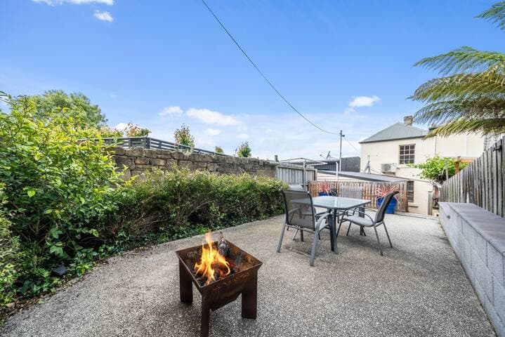 Best of Old and New - Hobart