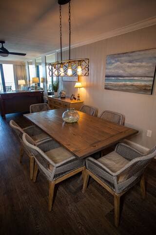 Dining table seats 6.