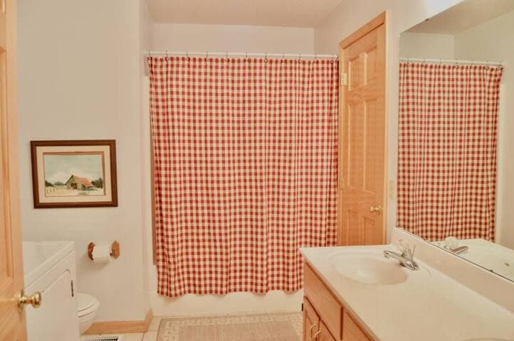 Lake House Getaway - Dale Hollow