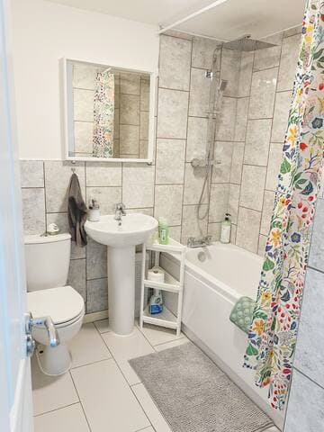 Comfy modern semi-detached | 400Mb WiFi | Parking