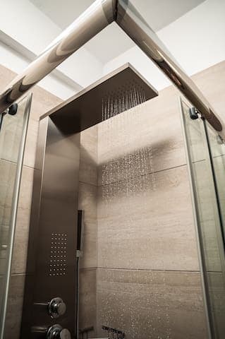 Water Massage cabin.