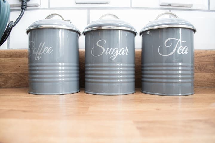 Beautiful traditional style Kitchen with oven and grill, gas cooker hobs, kettle, toaster, microwave, washing machine, fridge/freezer, dishwasher and cafetiere. It comes with all cutlery, utensils and pots/pans as well as an array of herbs and spices