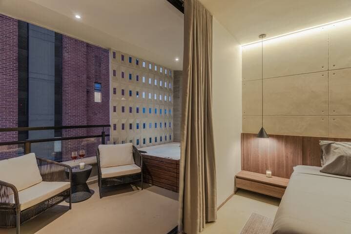 CasaOded#5 VIP Jacuzzi Suites & Private Disco Club