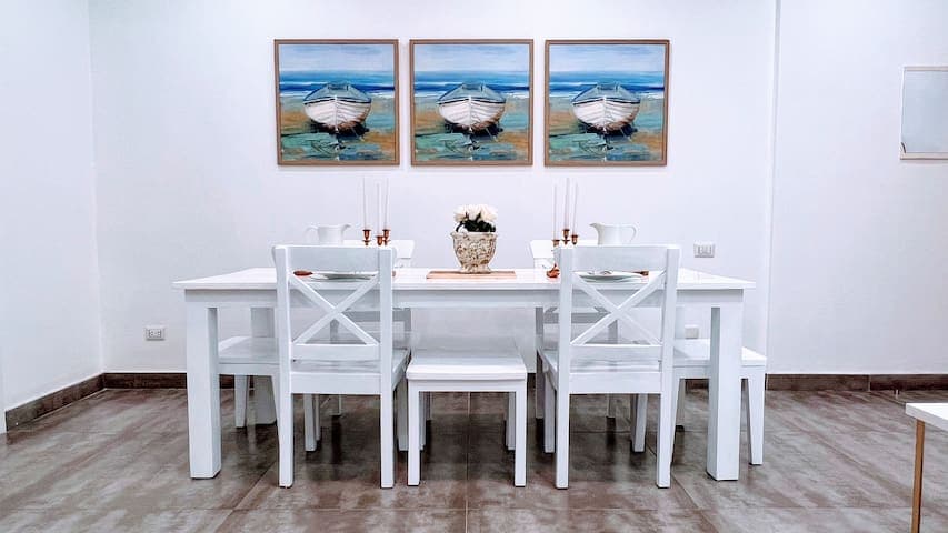 Order in from the tasty restaurants and have a cozy dinner and drinks while you enjoy some quality vacation time.