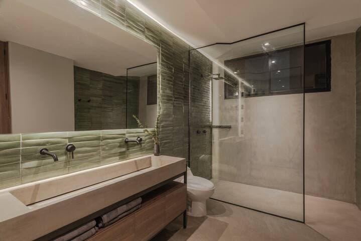 CasaOded#5 VIP Jacuzzi Suites & Private Disco Club