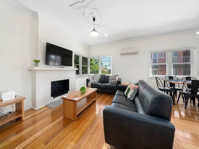 Montagu Apartments Top Level - Hobart