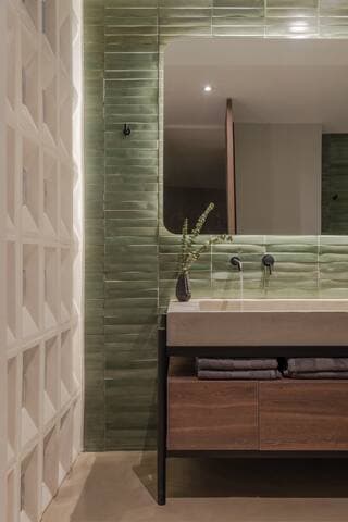 CasaOded#5 VIP Jacuzzi Suites & Private Disco Club