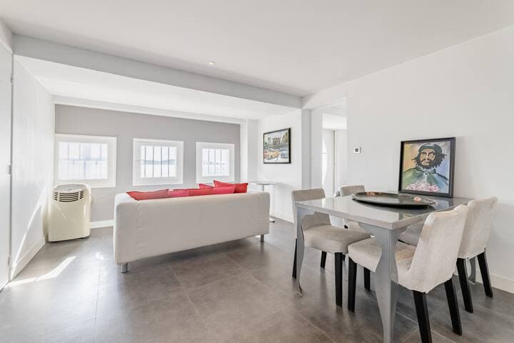 «Maison Gairard» bord de Mer, centre ville, Bandol