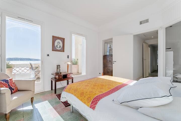 «Maison Gairard» bord de Mer, centre ville, Bandol