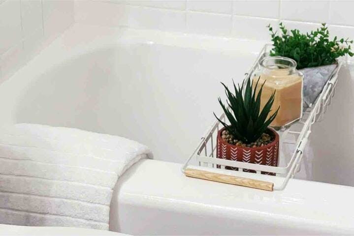 Relaxing Full Bath