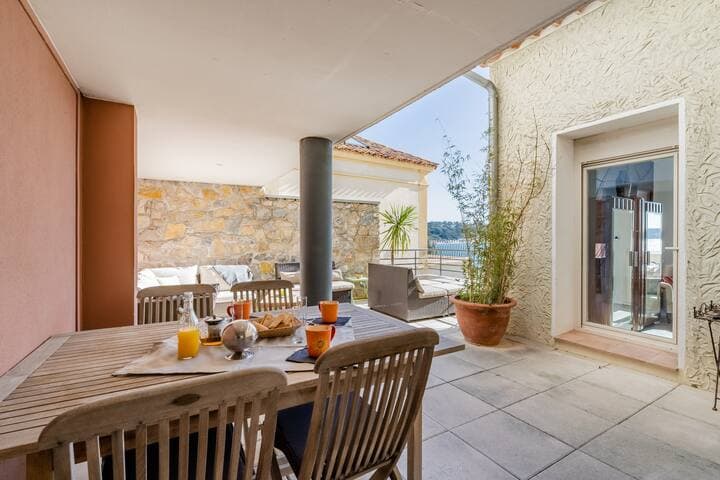 «Maison Gairard» bord de Mer, centre ville, Bandol