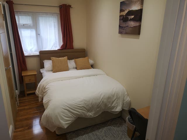 Bedroom 4 with Small Double Bed 
Desk & Chair