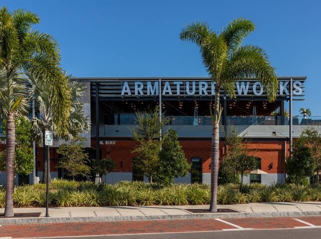 Explore the vibrant Armature Works and Tampa Riverwalk, offering abundant food options, scenic walks, and perfect weather. Take a water taxi or rent a boat to enjoy the river, all just 10 minutes away from our home.