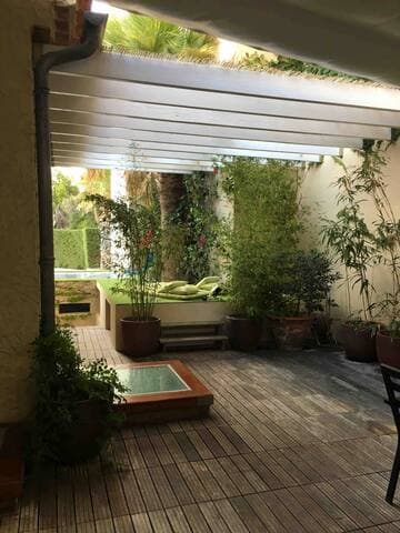 «Maison Gairard» bord de Mer, centre ville, Bandol