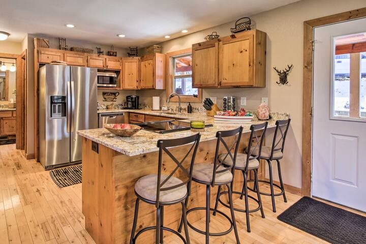 Kitchen | Main Floor | Fully Equipped
