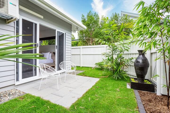 Fully fenced backyard a lovely outdoor area to relax in.