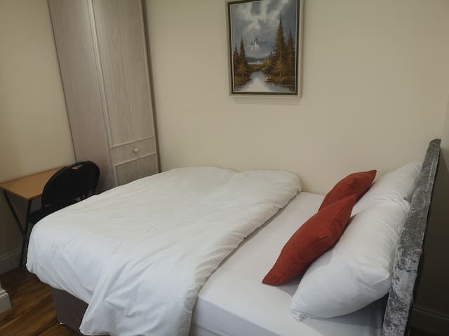 Bedroom 4 with Double Bed