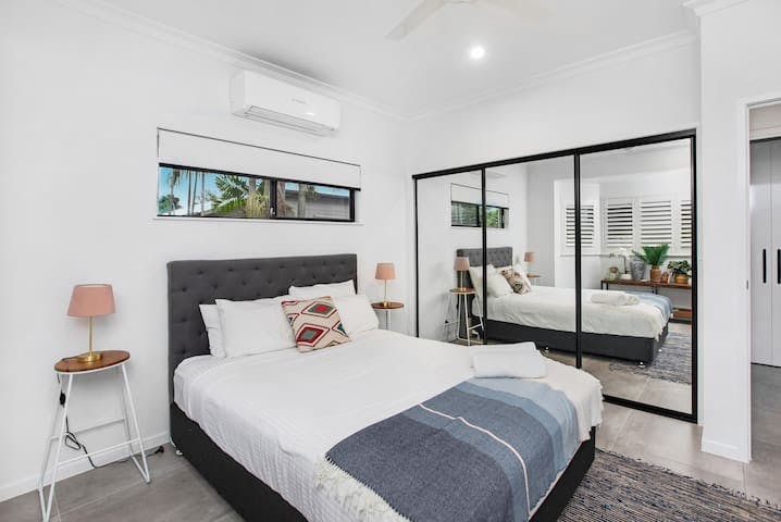 Imagine having a peaceful night's sleep in this very comfortable Queen size bed. This room also has floor to ceiling mirrored wardrobe doors and full airconditioning.