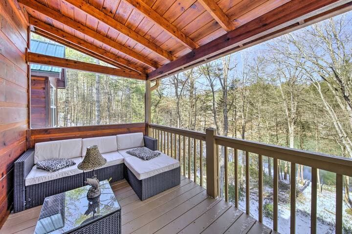 Upper-Floor Deck | Lake Views