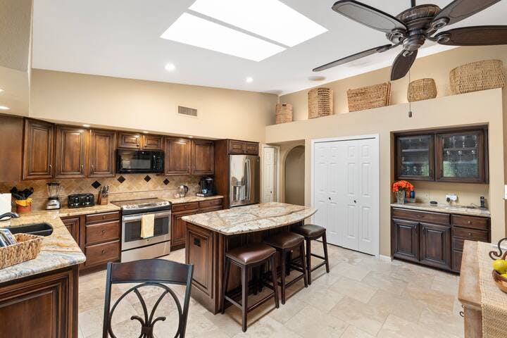 Spacious kitchen, fully equipped for all your needs.
