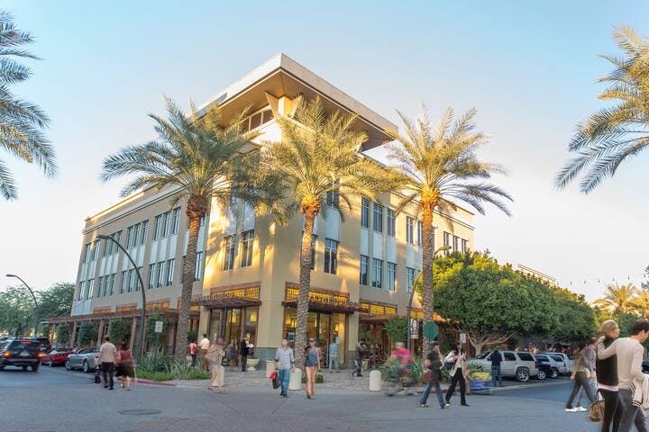 Enjoy many amazing options for upscale shopping and dining just 5 minutes away at Kierland Commons and Scottsdale Quarter! (Photo credit to www.macerichtourism.com)