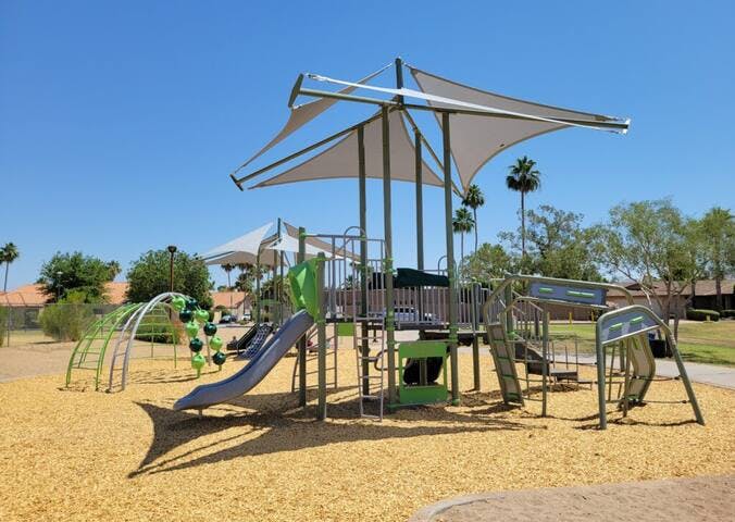 Walking distance to Jackrabbit Park, a beautiful newly renovated park great for children. (Photo credit to www.phoenixwithkids.net)