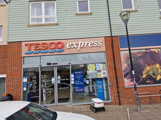 Tesco Express nearby. 5 minutes Walk