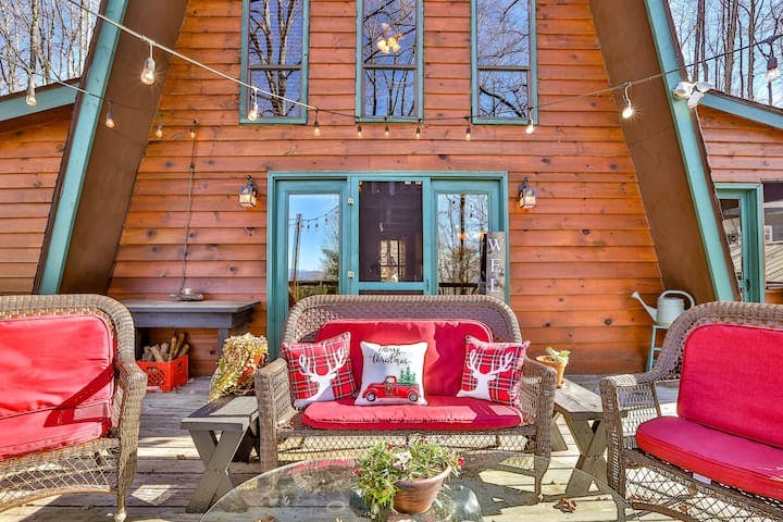 [Front deck] The Home Away Chalet welcomes you!