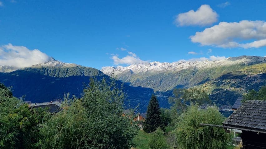 Super Cozy Chalet with WoW view - 12 min from Ski