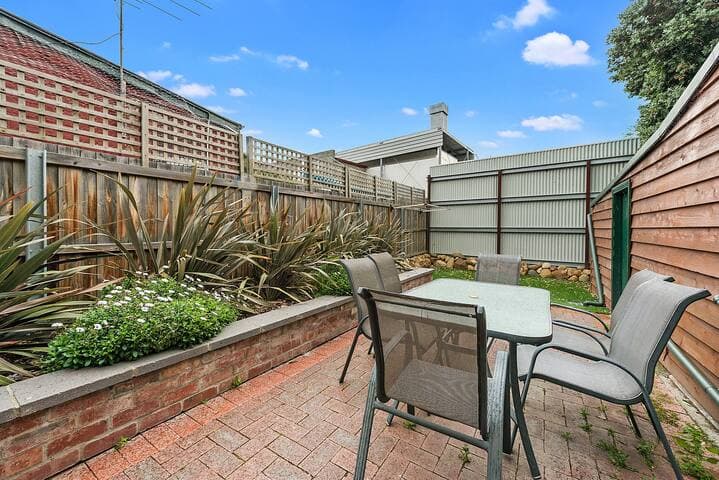 Warwick Terrace - Hobart