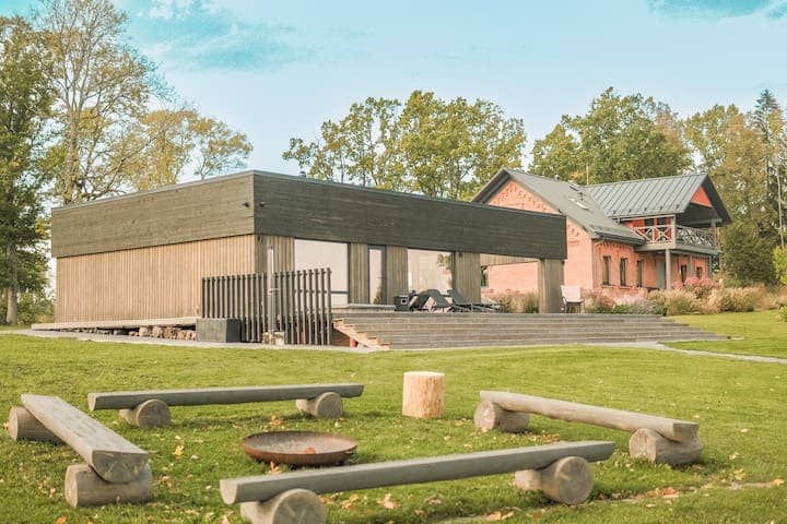 Kestermuiza outdoor fire place