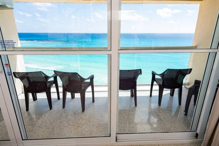 Wake up to this magnificent water each morning!