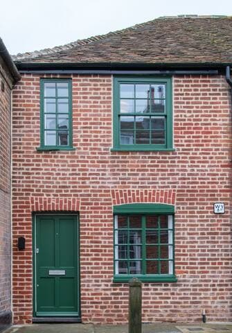 Central+Uni | Kitchen+Garden+WFH | Rail Station