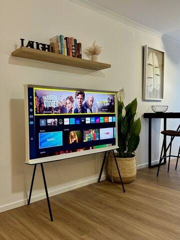 Palm Studio Villa - Big screen smart TV