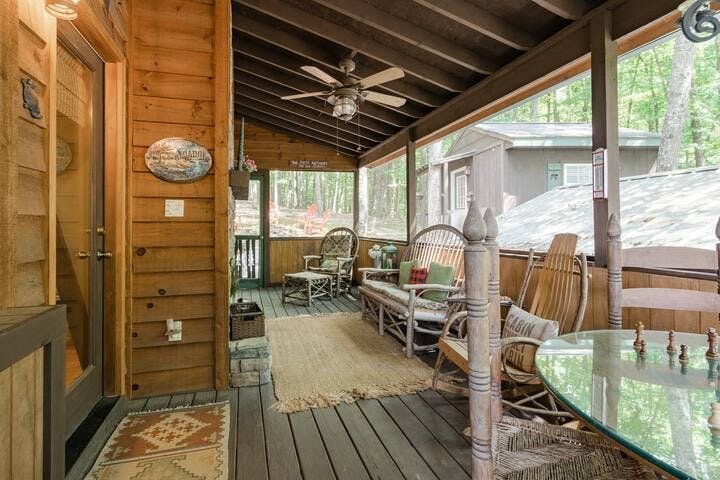 [Side Deck] Enjoy the outdoors in the screened in patio.