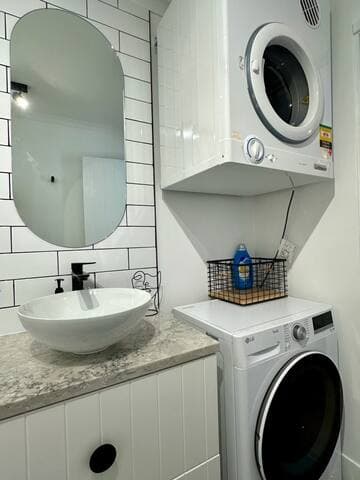 Palm Studio Villa - Complete Washing Machine & Dryer
