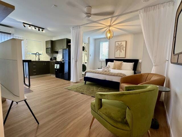 Palm Studio Villa - Luxe private apartment