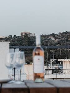 A glass of wine, a view like this… and time stands still!