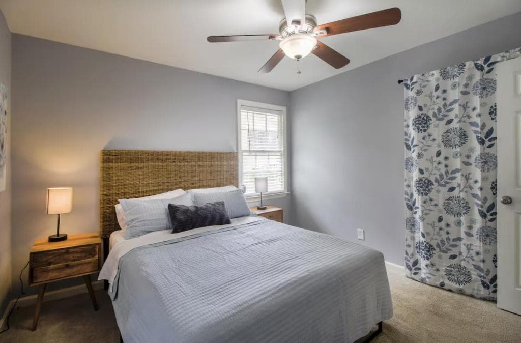 Game Room - 100 inch projector - By Marsh