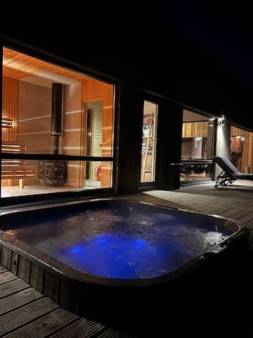 Kestermuiza sauna hot tub summer
