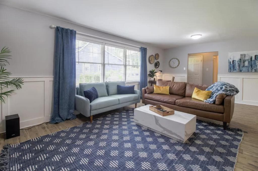 Game Room - 100 inch projector - By Marsh