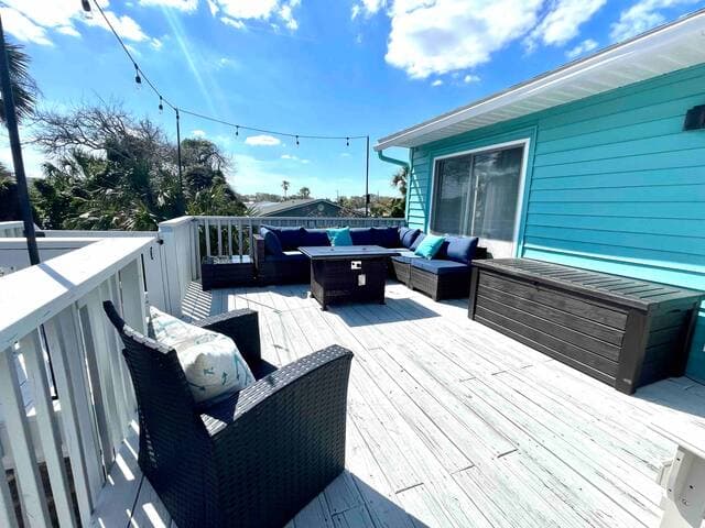 Paradise Found: Pool, Private Yard, Steps to Beach