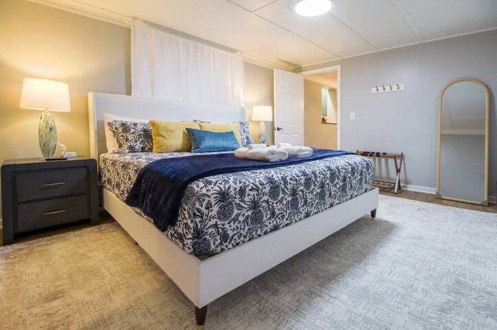 Hot Tub + Nespresso Bar + Spa