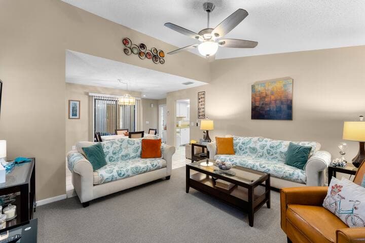 Sea Woods Beachside villa, 3 pools + amenities!