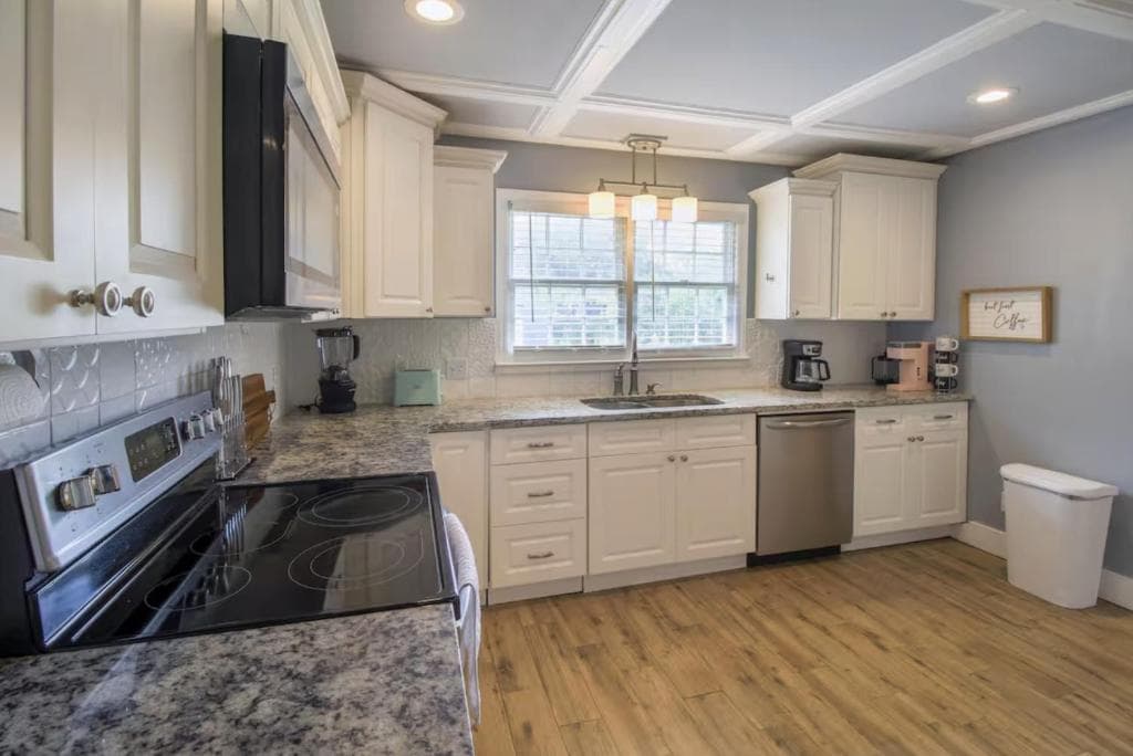 Game Room - 100 inch projector - By Marsh